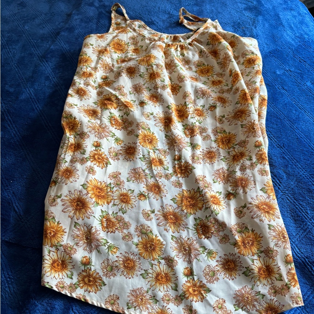 Juniors size L pretty sunflower dress